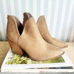 Bella Marie Camryn booties 8 women’s